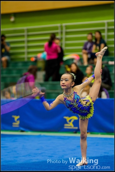 2016-04-24 Gymnastics - Hoop 0224