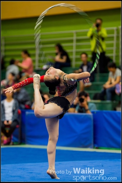 2016-04-24 Gymnastics - Hoop 0400