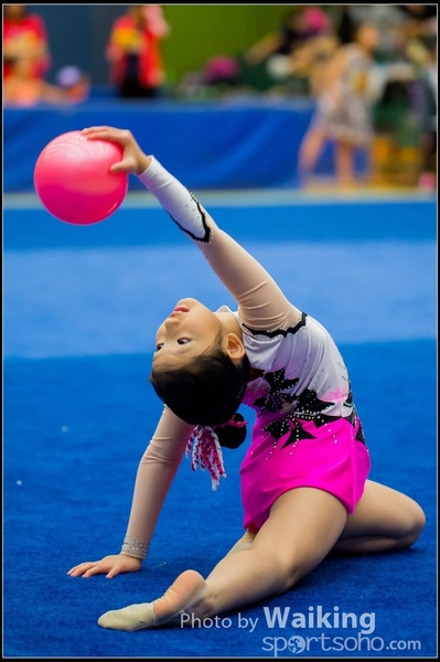 2016-04-24 Gymnastics - Ball 0101