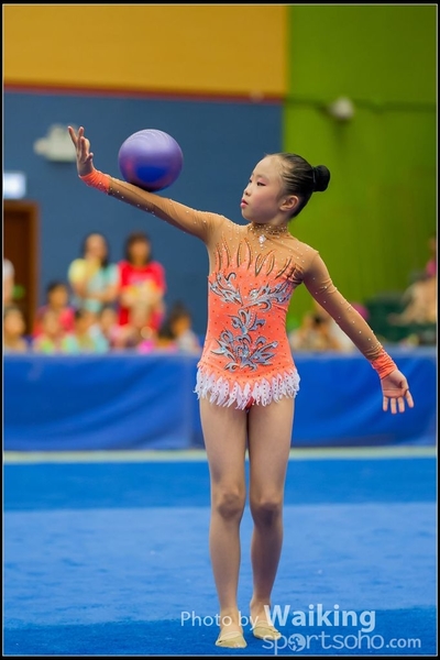 2016-04-24 Gymnastics - Ball 0102