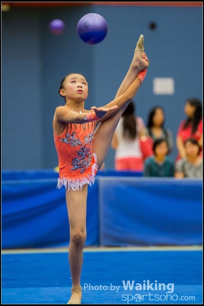 2016-04-24 Gymnastics - Ball 0105