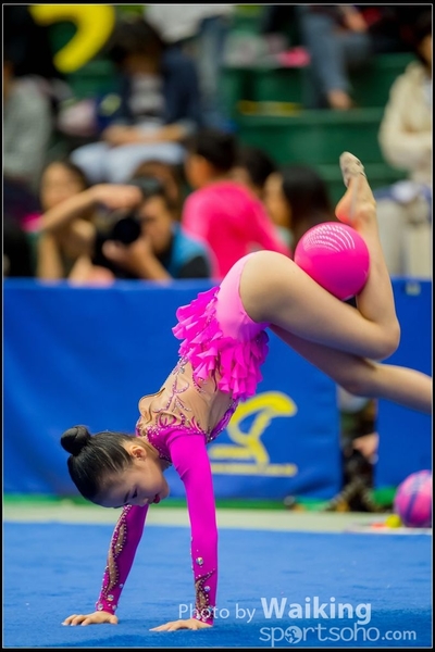 2016-04-24 Gymnastics - Ball 0111