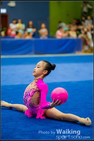 2016-04-24 Gymnastics - Ball 0112