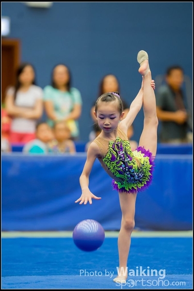 2016-04-24 Gymnastics - Ball 0116