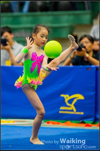 2016-04-24 Gymnastics - Ball 0127