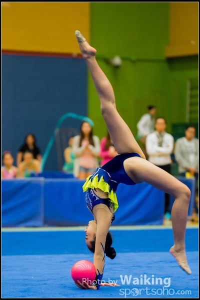 2016-04-24 Gymnastics - Ball 0200