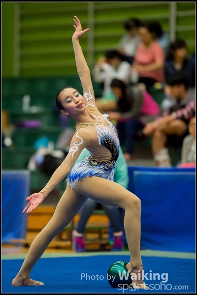 2016-04-24 Gymnastics - Ball 0202