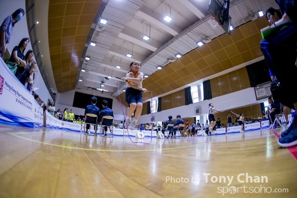 Skipping_077