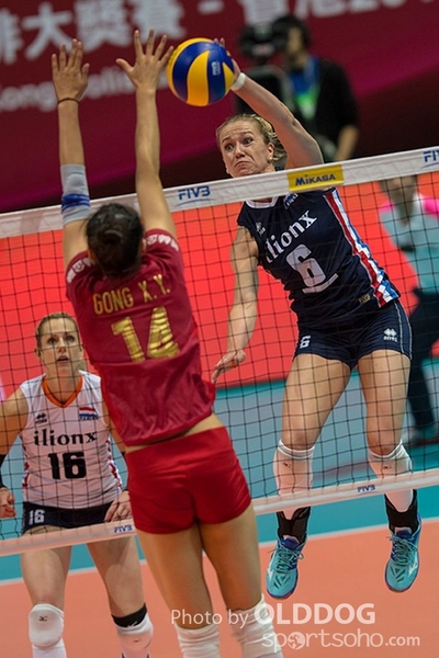 Volleyball D1 (100)