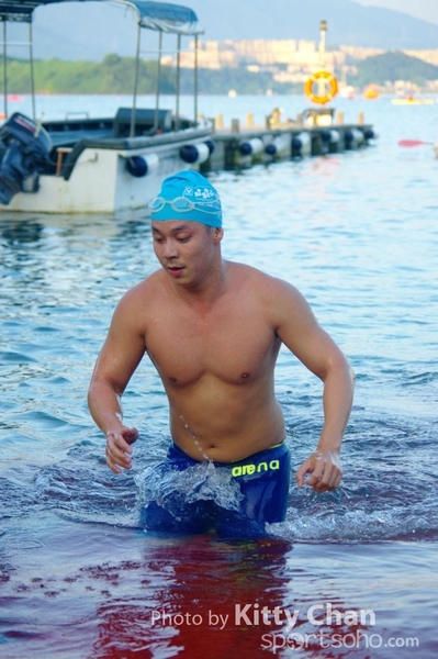 SG200585