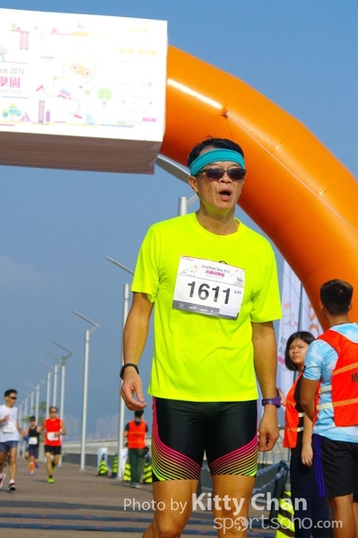 SG201203