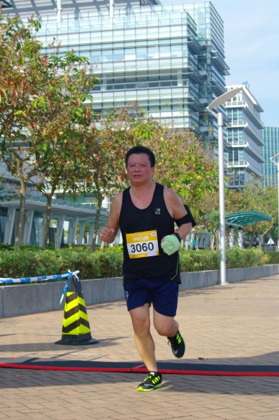 SG202304