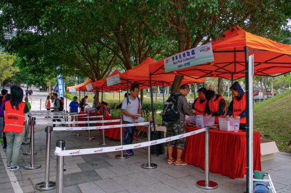 SG201303