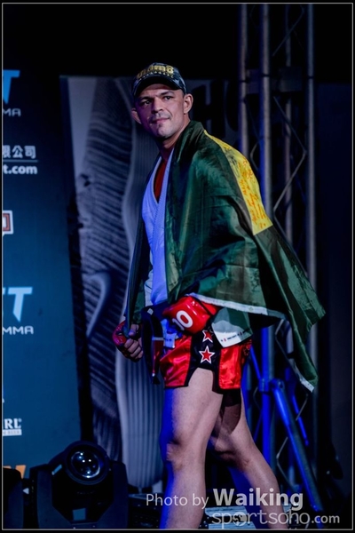 2017-12-01 MMA 0058