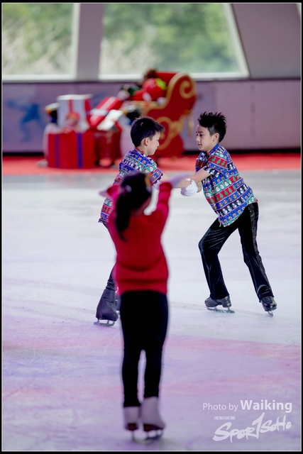 2017-12-23 Xmas Skating 0039