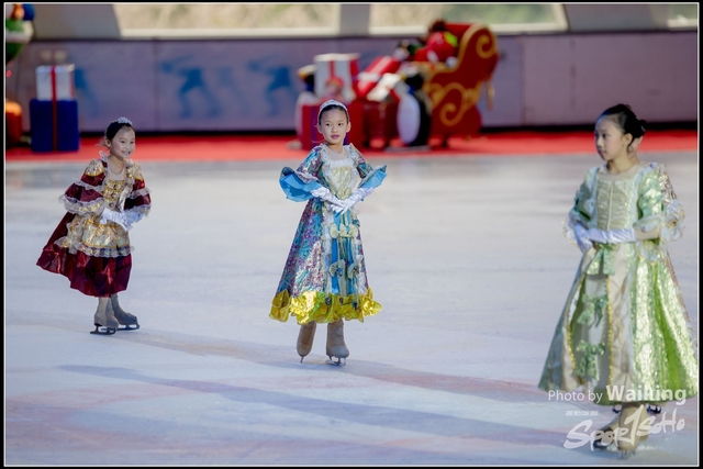2017-12-23 Xmas Skating 0104