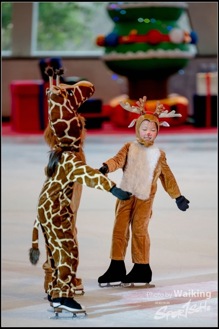 2017-12-23 Xmas Skating 0173