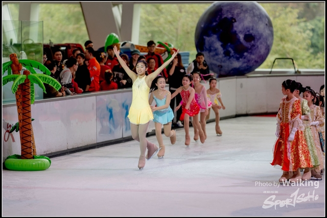 2017-12-23 Xmas Skating 0204