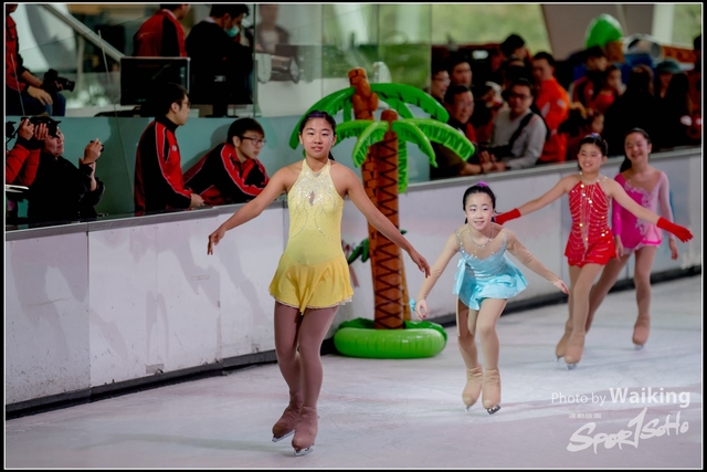2017-12-23 Xmas Skating 0205