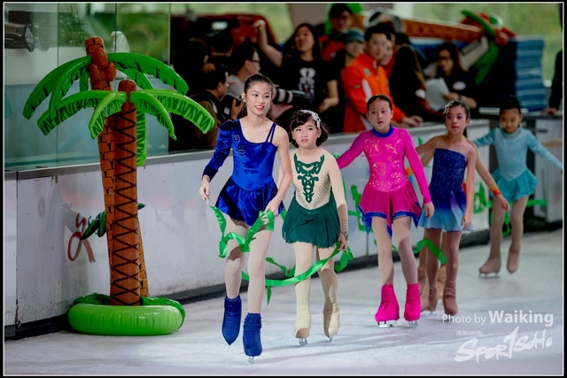 2017-12-23 Xmas Skating 0215