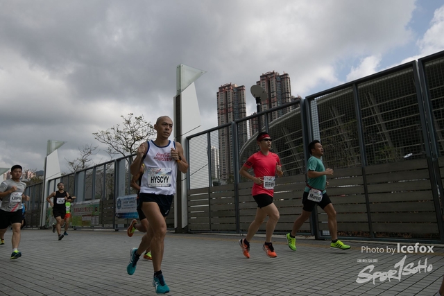 PB_Runner_TKO_0940-23