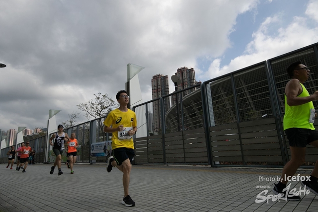 PB_Runner_TKO_0940-33