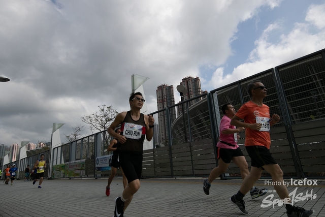 PB_Runner_TKO_0940-36