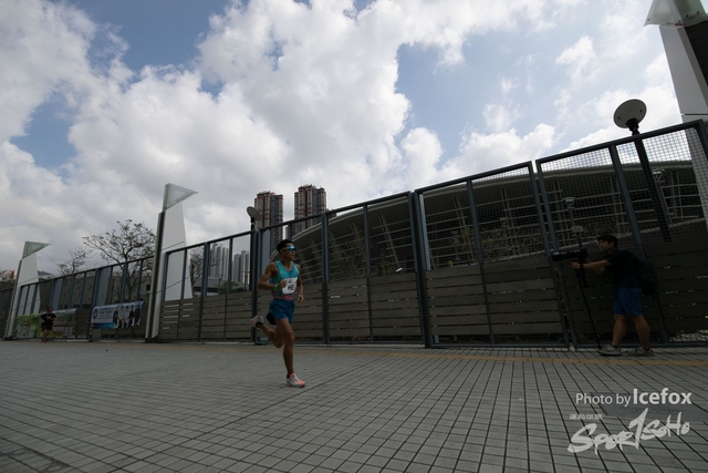 PB_Runner_TKO_0940-37