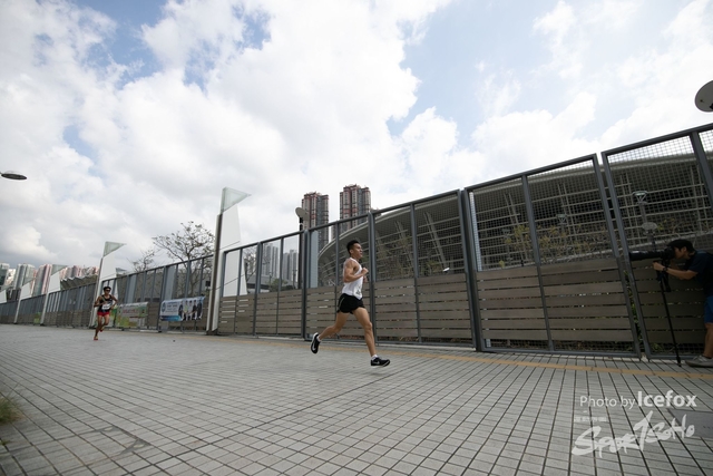PB_Runner_TKO_0940-53