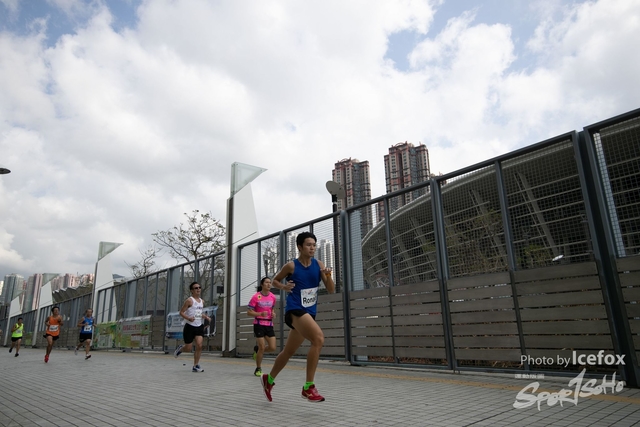 PB_Runner_TKO_0940-77