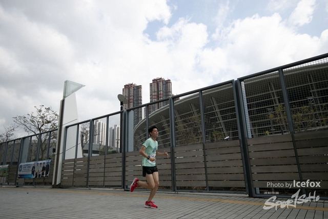 PB_Runner_TKO_0940-86