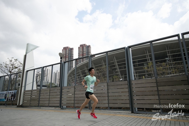 PB_Runner_TKO_0940-87