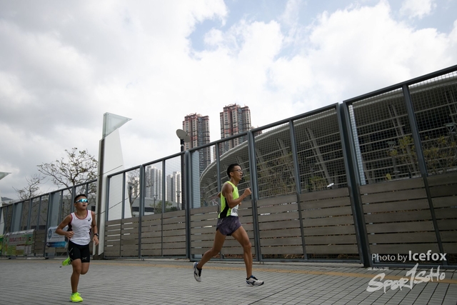 PB_Runner_TKO_0940-100