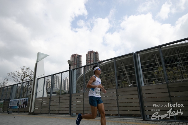 PB_Runner_TKO_0940-104