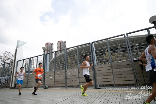 PB_Runner_TKO_0940-114