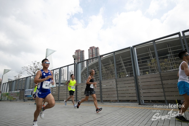 PB_Runner_TKO_0940-116