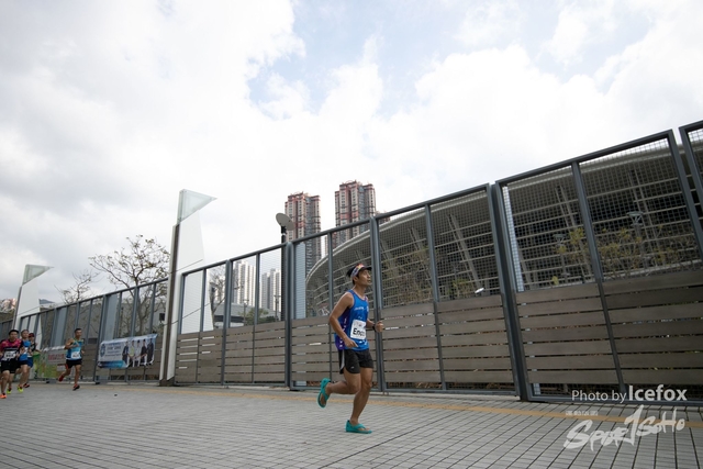 PB_Runner_TKO_0940-121