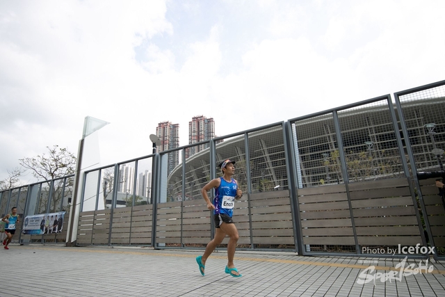 PB_Runner_TKO_0940-122