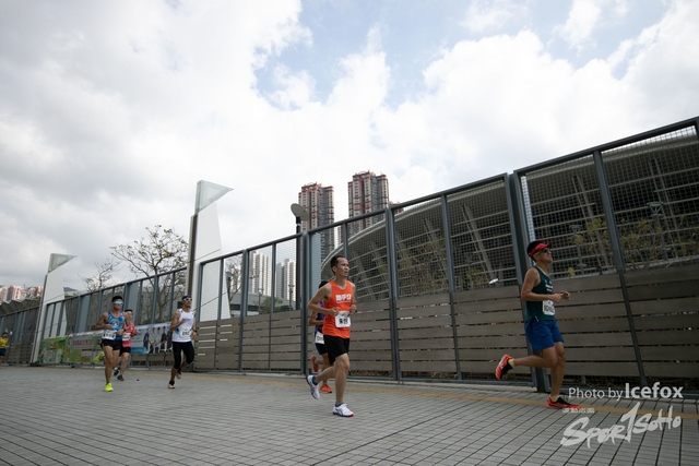 PB_Runner_TKO_0940-126