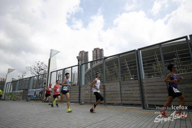 PB_Runner_TKO_0940-127