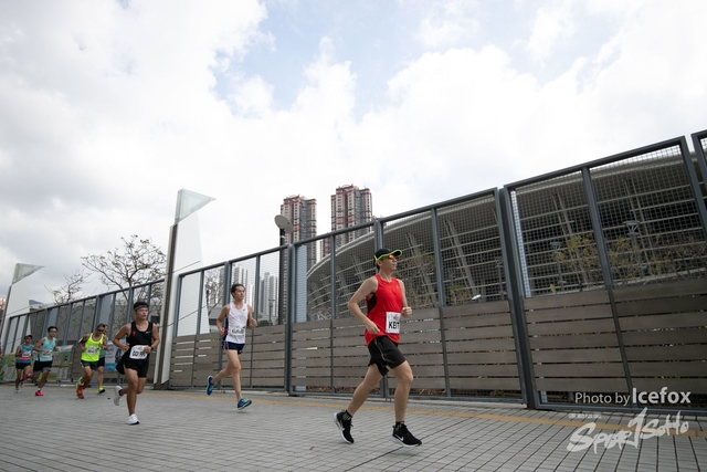 PB_Runner_TKO_0940-136