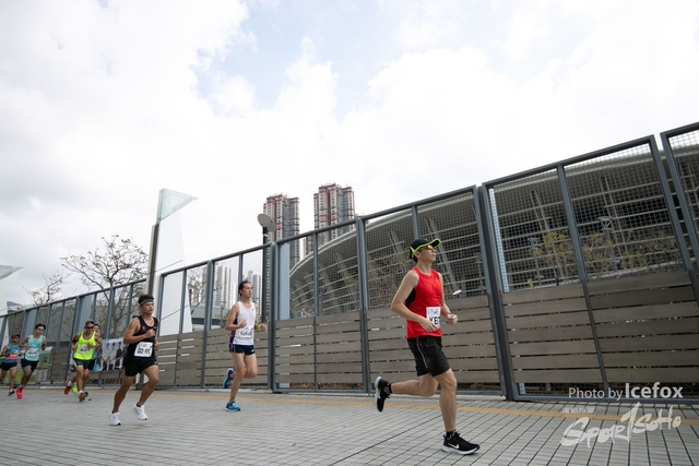 PB_Runner_TKO_0940-137