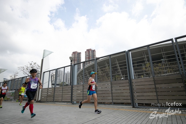 PB_Runner_TKO_0940-145