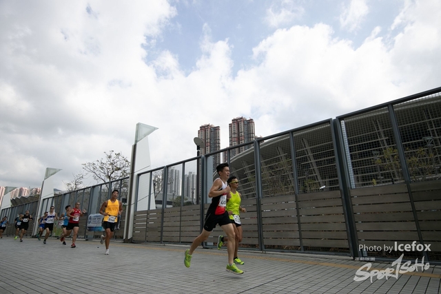 PB_Runner_TKO_0940-146