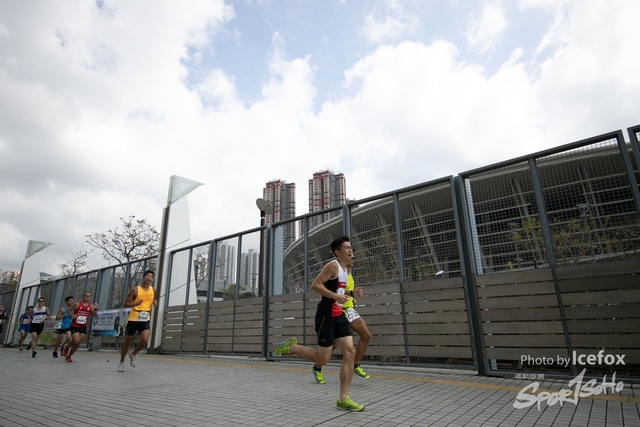 PB_Runner_TKO_0940-147