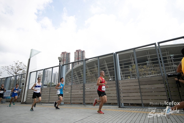PB_Runner_TKO_0940-149