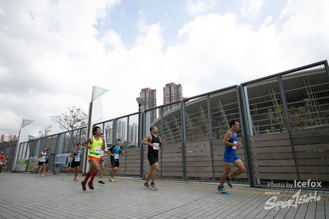 PB_Runner_TKO_0940-151