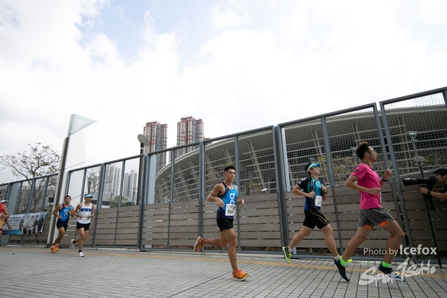 PB_Runner_TKO_0940-153
