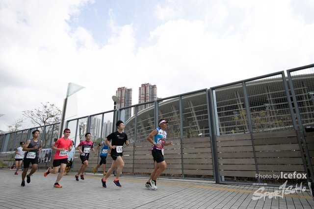 PB_Runner_TKO_0940-159