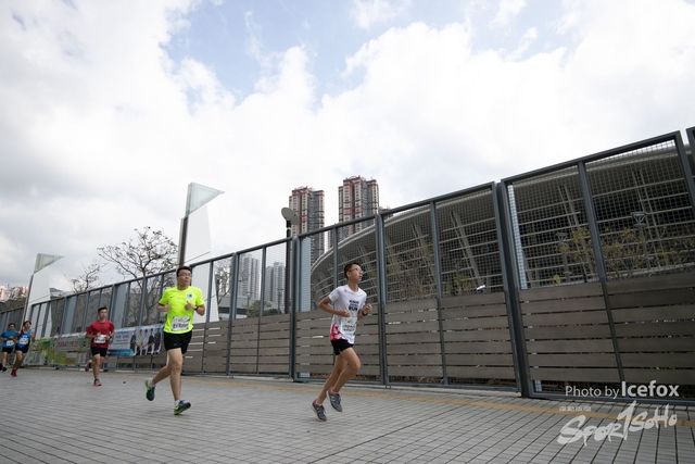 PB_Runner_TKO_0940-163